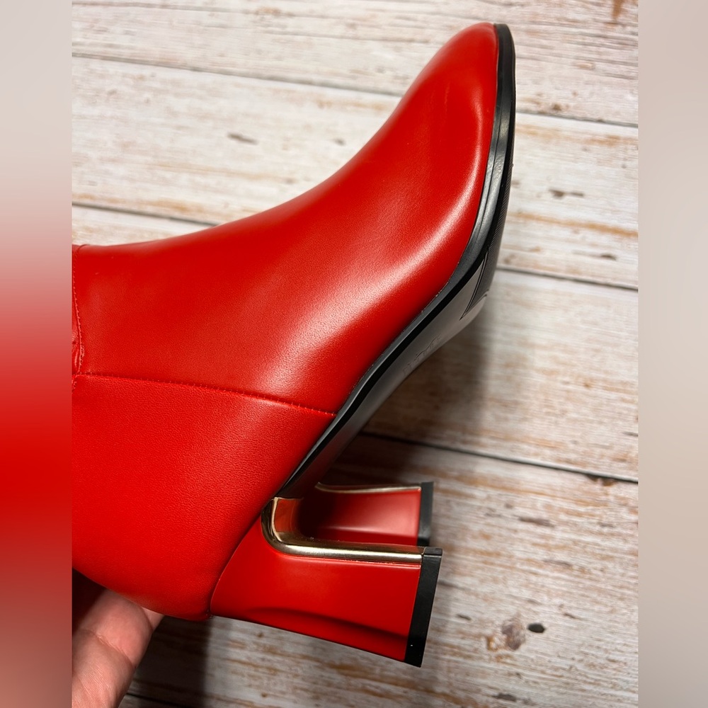 Elegant Red Knee-High Women's Boots - Picture 4 of 11